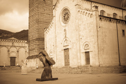 Piazza del Duomo, Pietrasanta